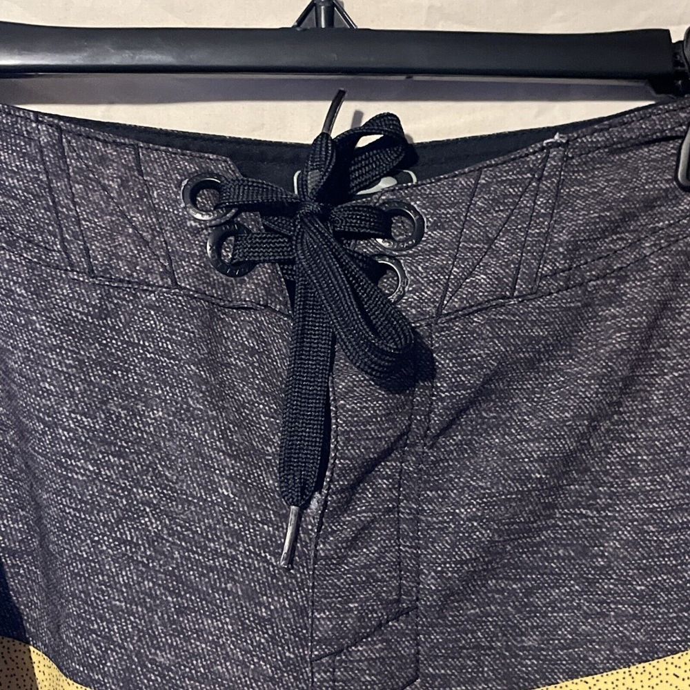 Oakley Men's Swim Trunks‎ Size 31 - Picture 3 of 5